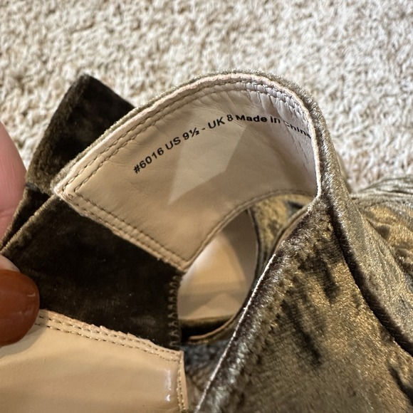 Cabi Interlock Block Heel Womens Sz 9.5 Green Moss Crushed Velvet Open Toe Shoes - Picture 8 of 8